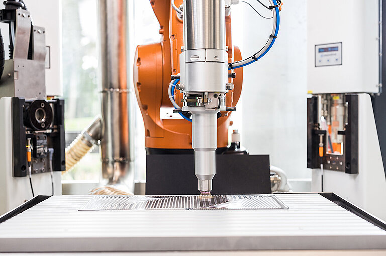 Openair-Plasma treatment of a bipolar plate for fuel cells